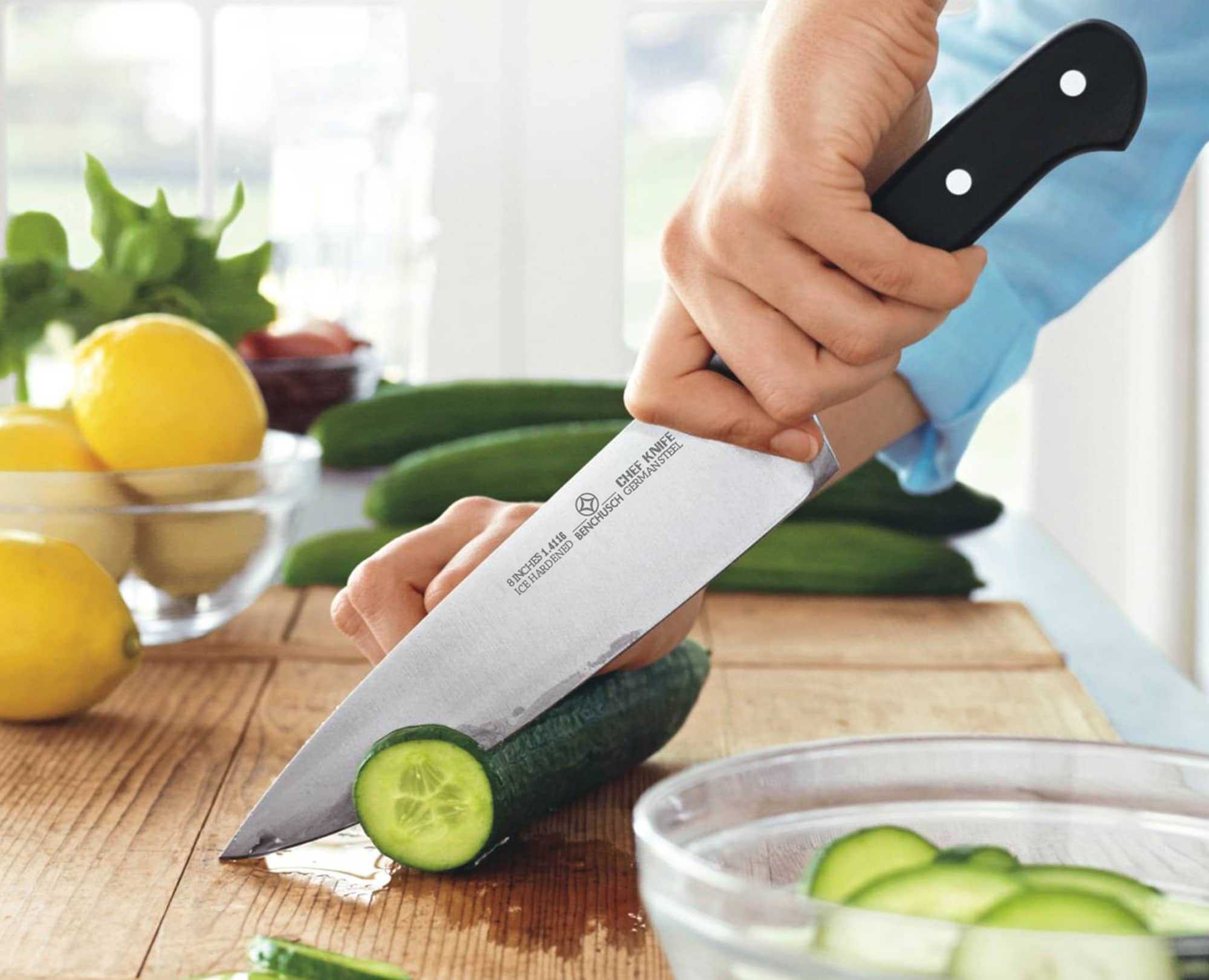 https://benchusch.com/wp-content/uploads/2021/08/KN01-BCI-Classic_Chef_Knife-8_inch-Black-Background_Image_01_2000px.jpg