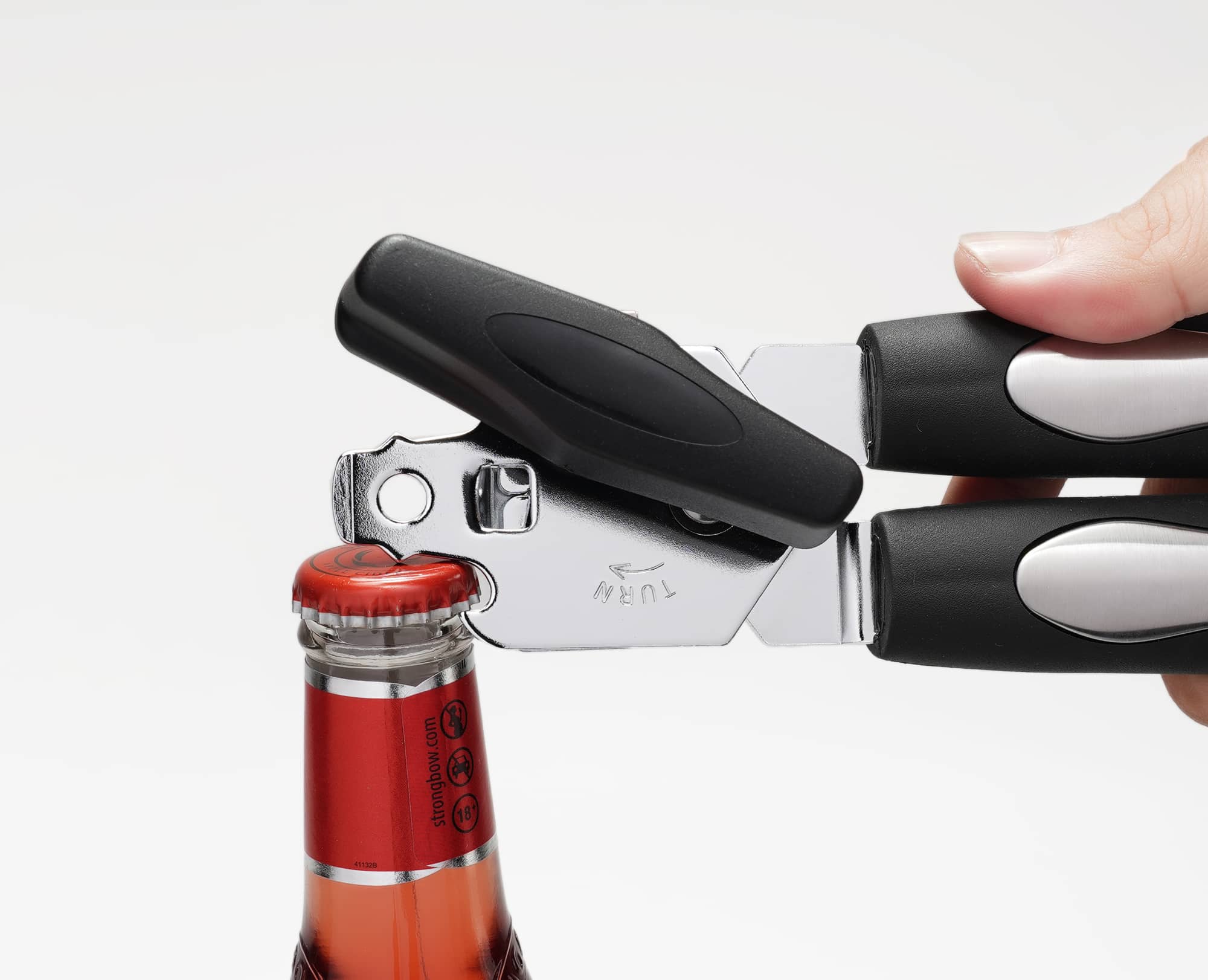 Opening Bottle with Benchusch Magnet Classia Can Opener