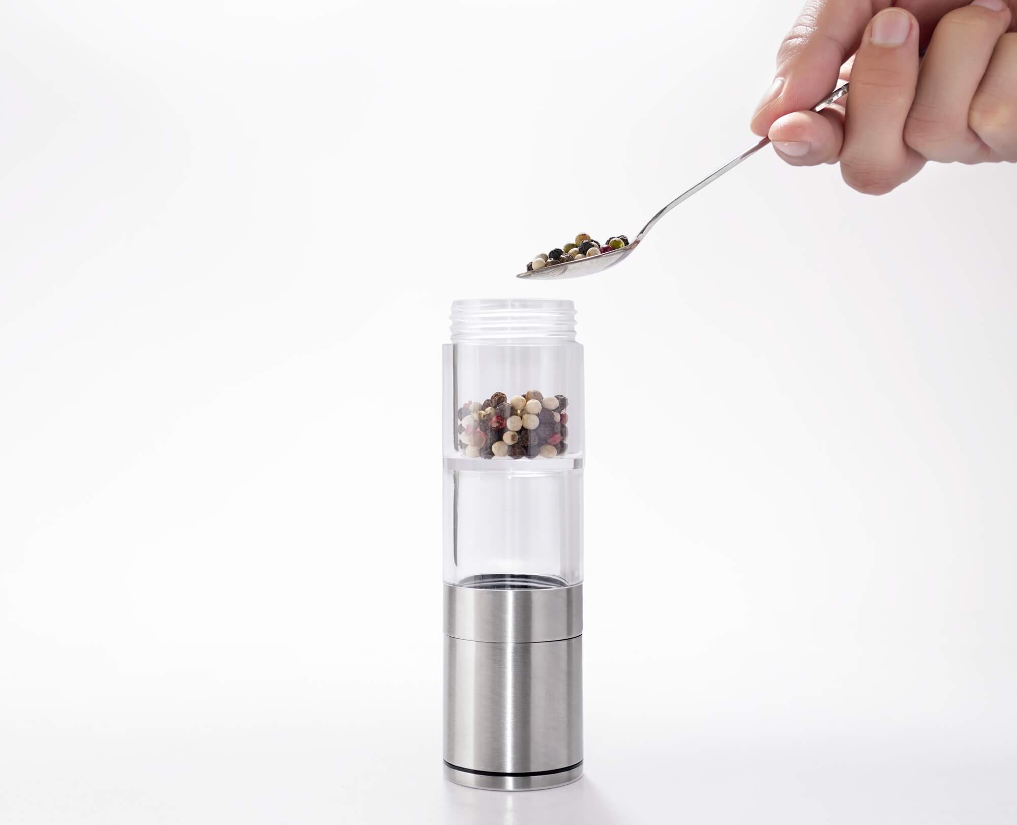 Refilling pepper to Benchusch Compact 2 in 1 Salt and Pepper Grinder